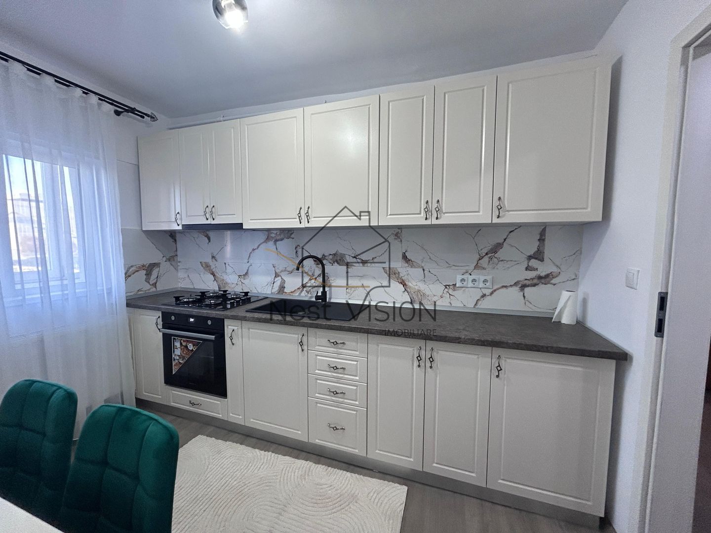 Spatios si gata de mutat | 2 camere | balcon + pivnita | Strand - Poză 6