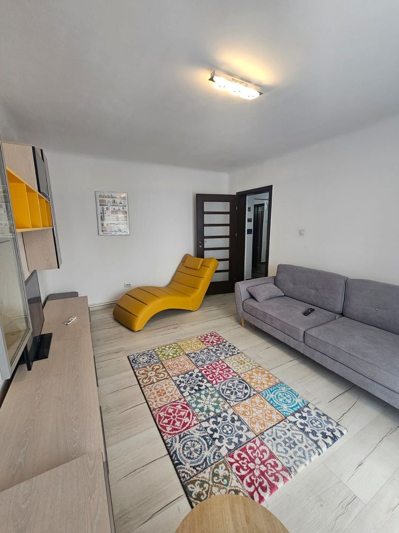 Apartament 3 camere, decomandat- 1 Mai, Sara - Poză 3