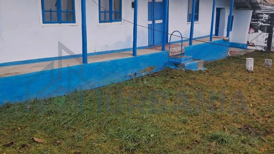 Vand casa batraneasca si teren intravilan, sat Poiana - Poză 4