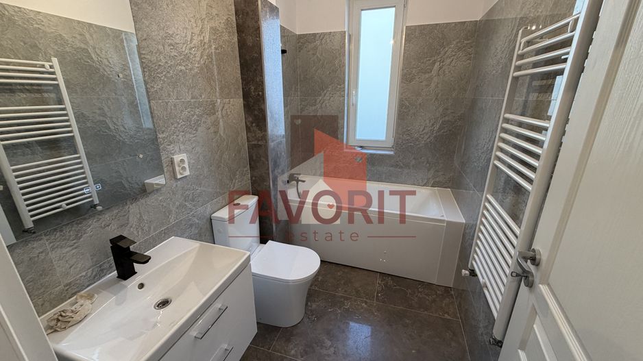 Disponibil imediat. Decomandat. TVA 21% inclus in pret - Poză 12