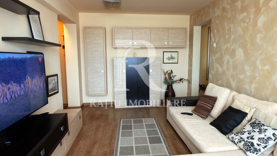 Apartament 3 camere | 2 dormitoare | Centrul Civic | Oradea - Poză 3
