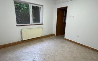 Vila ideala pentru 1-2 firme, gradinita, cresa sau 2 familii - Poză 13