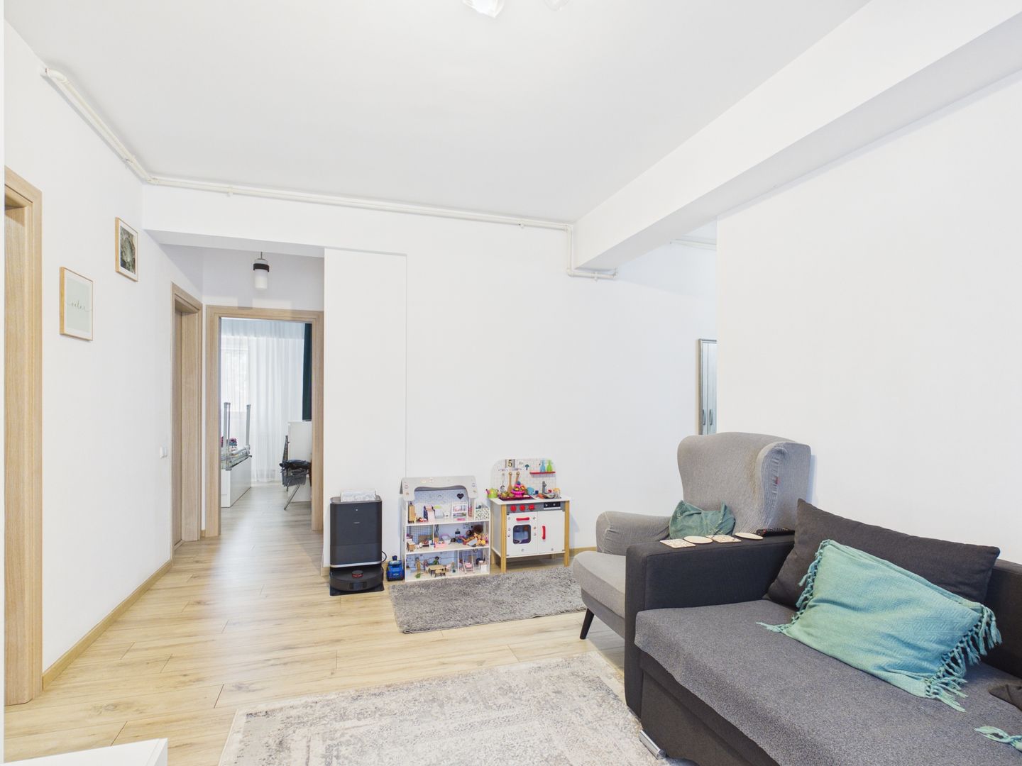 Apartament cu 3 camere la parcul Maica Teofana - Poză 2