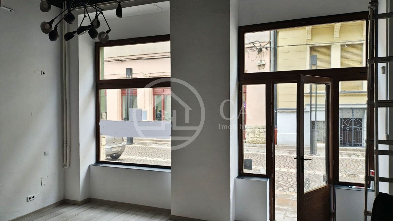 Spatiu de inchiriat ultracentral, Oradea - Poză 1