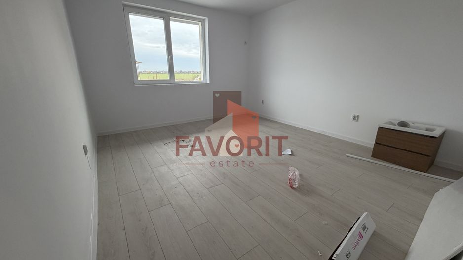 2 camere | Decomandat | La asfalt | Loc de parcare | Statie de autobuz - Poză 4