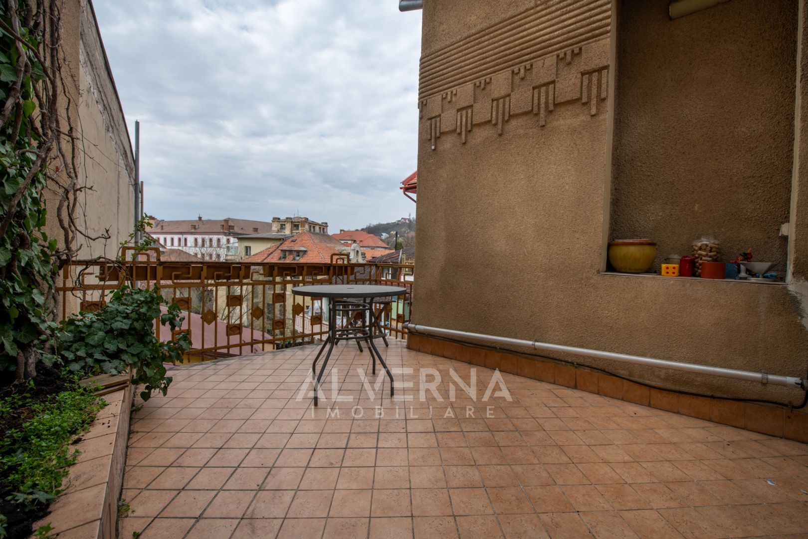 Apartament 3 camere 98mp, terasa 20mp, zona P-ta Muzeului - Poză 1