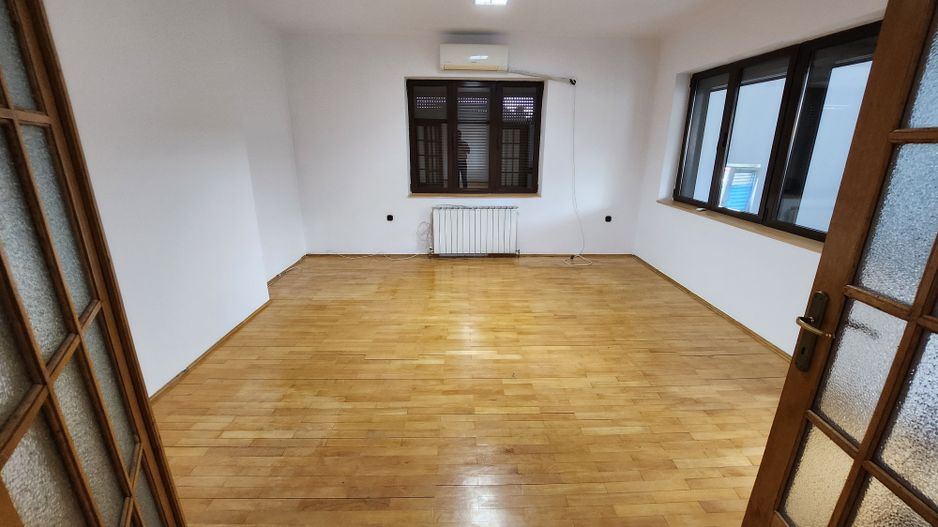Spatiu birouri 140 mp - Poză 4
