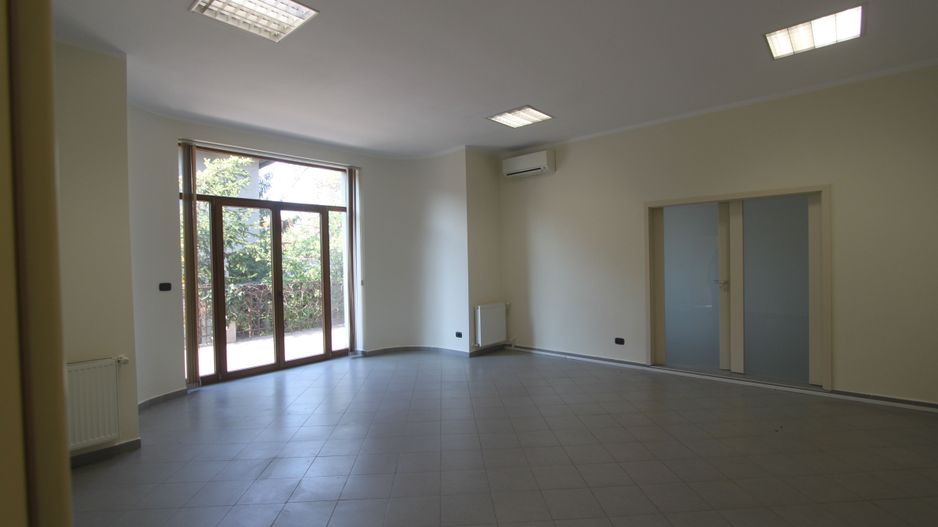 Birouri în vila - zona Balcescu - Poză 32