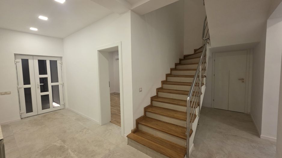 Casa individuala | renovată 2026 | curte 800 mp | Iancu Nicolae - Poză 2