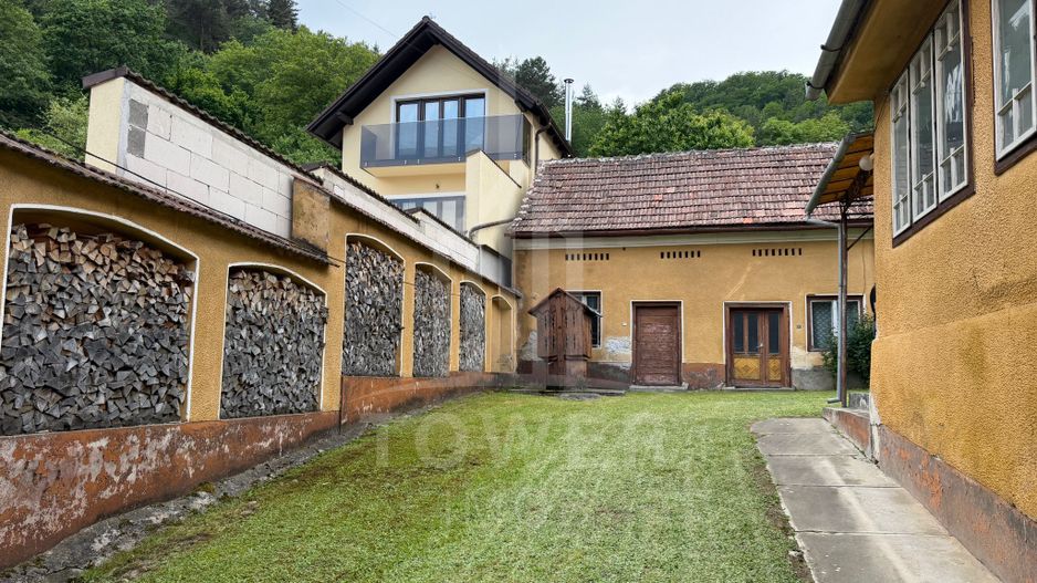 Casă rustică de vânzare în Tilișca, (Marginimea Sibiului) - Poză 14