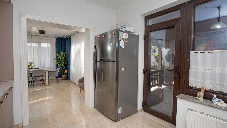 Vilă P+M, Clujului, 190 mp, teren 520 mp, singur în curte. 230 000 E - Poză 17