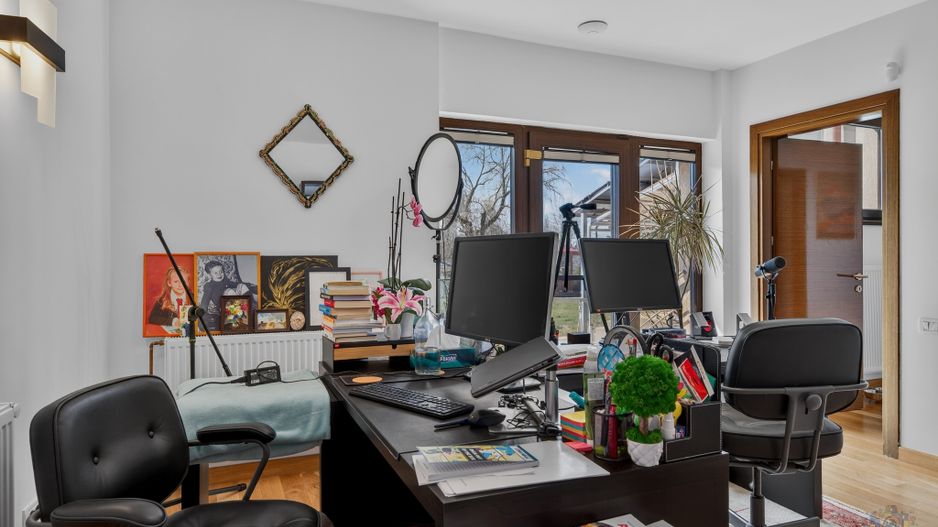 Vila cu design spectaculos, tehnologie smart & lifestyle complet - Poză 35