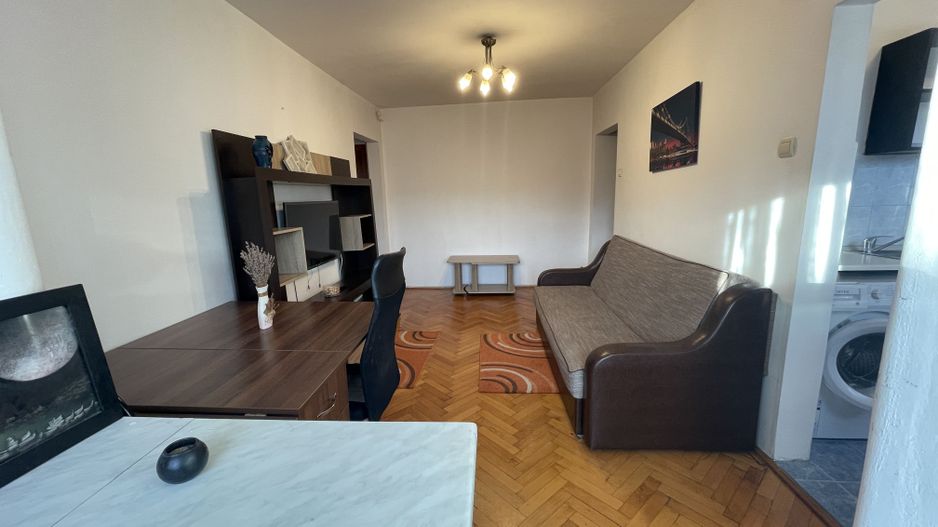 Apartament cu trei camere zona Dacia - Poză 1