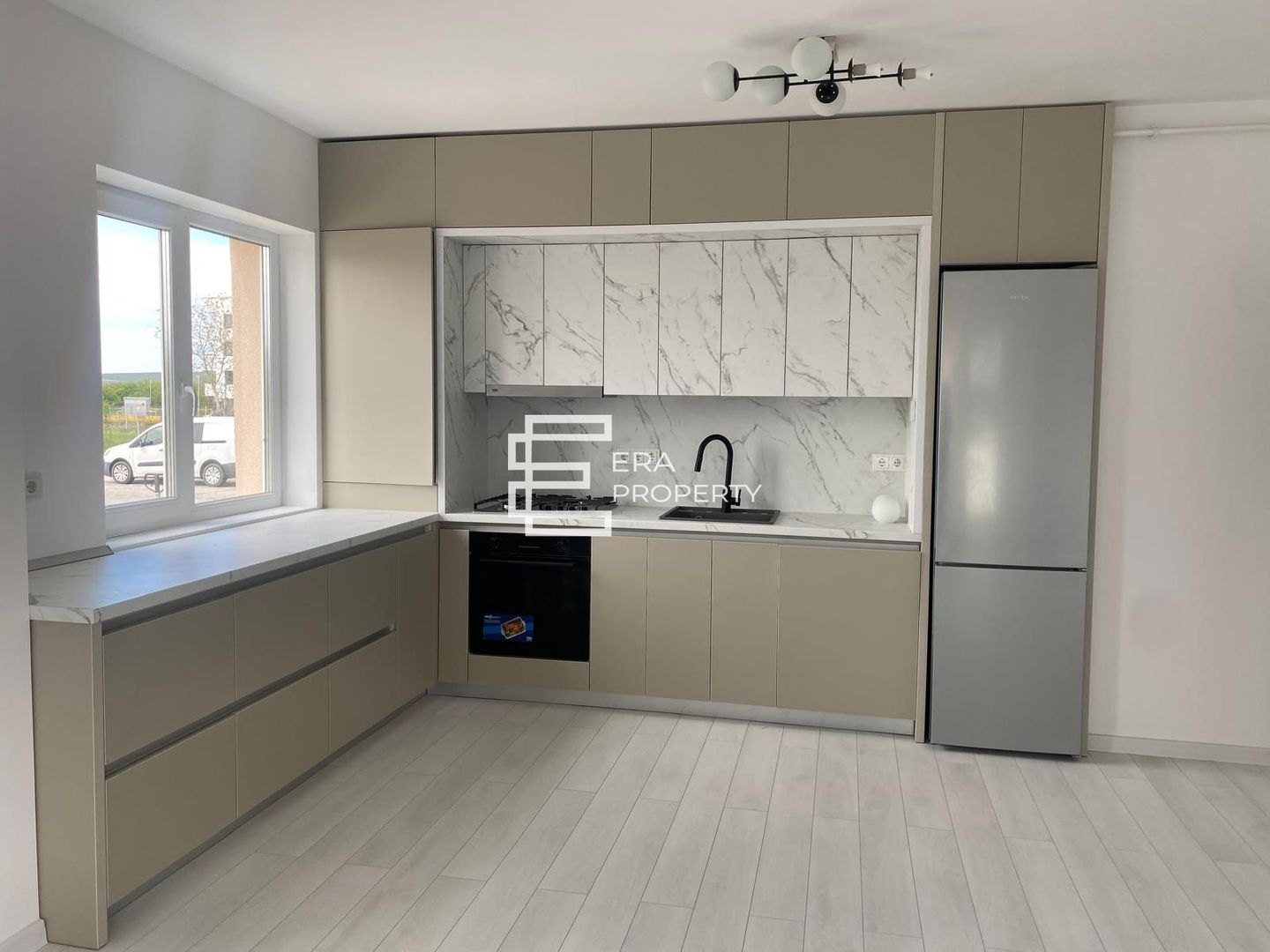 Apartament 3 camere, bloc nou, Calea Surii Mici-Zona de Vest - Poză 1