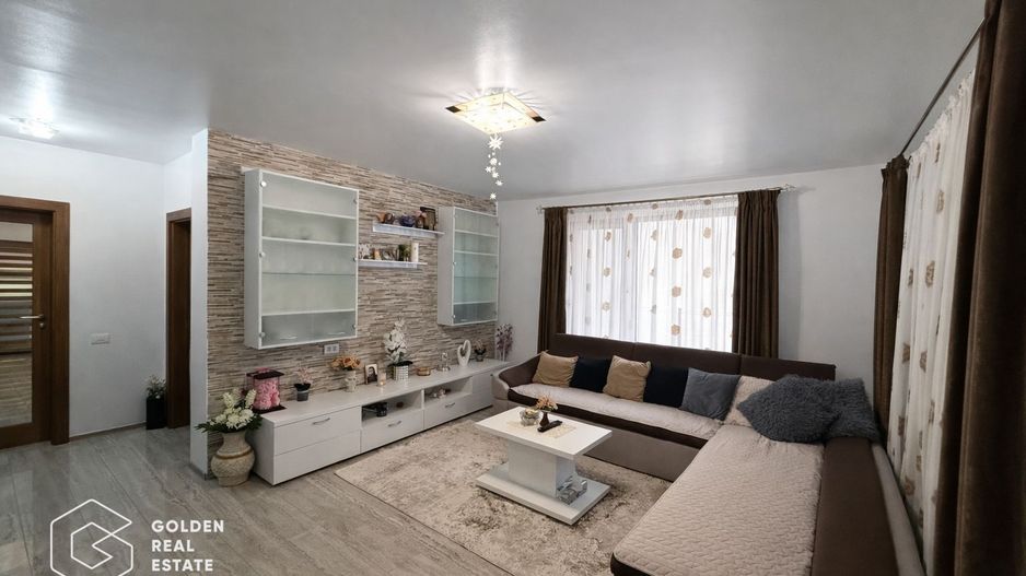 Vila la cheie, 3 camere Mandruloc, 1055mp teren, garaj, la 13 km de Arad - Poză 3