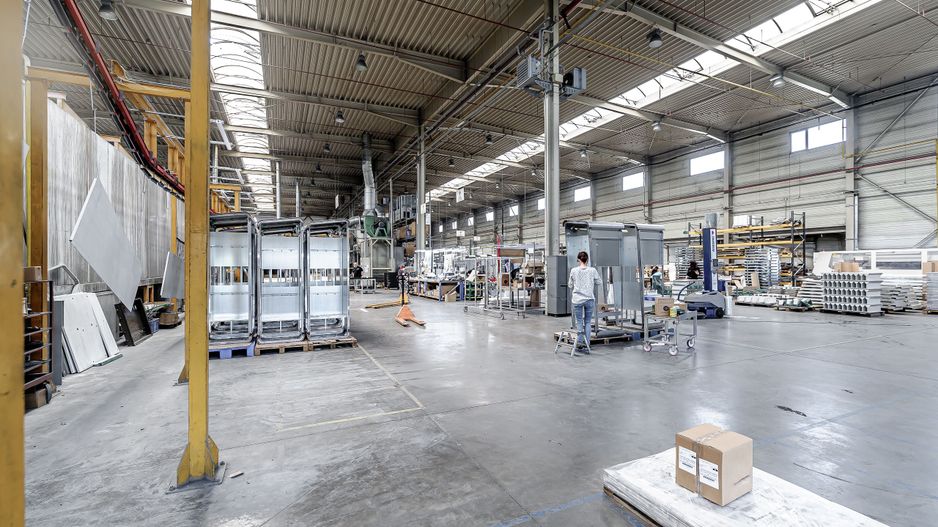 REZERVAT: Hală industrială cu platformă betonată - Poză 6