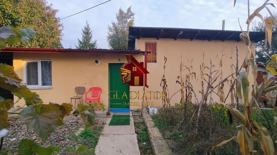 Casa cu teren 491 mp la pret de apartament cu 1 camera in Nicolina - Poză 1