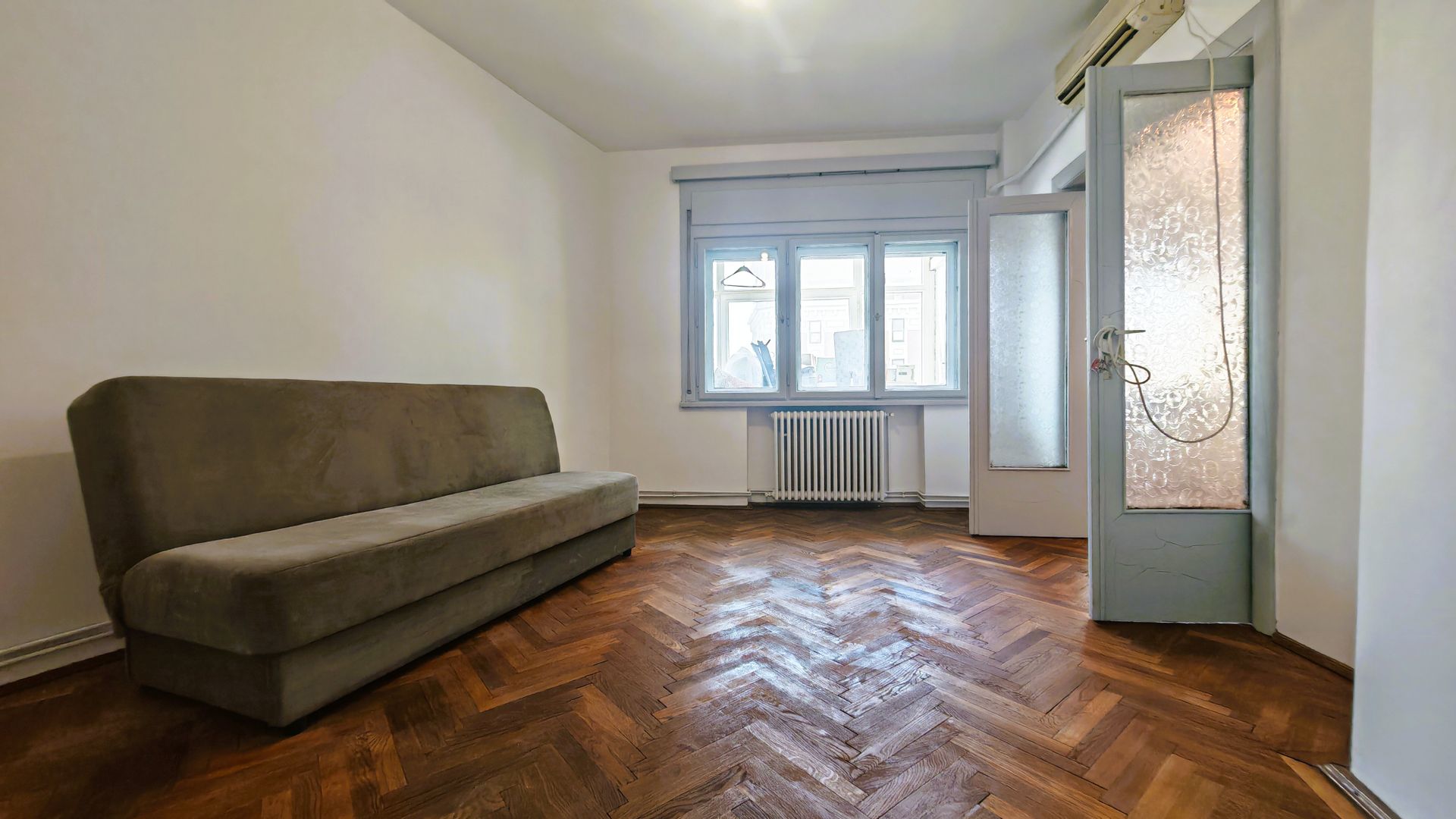 Vanzare apartament 3 camere, boxa, zona Stirbei Voda-Calea Plevnei-Cismigiu - Poză 2