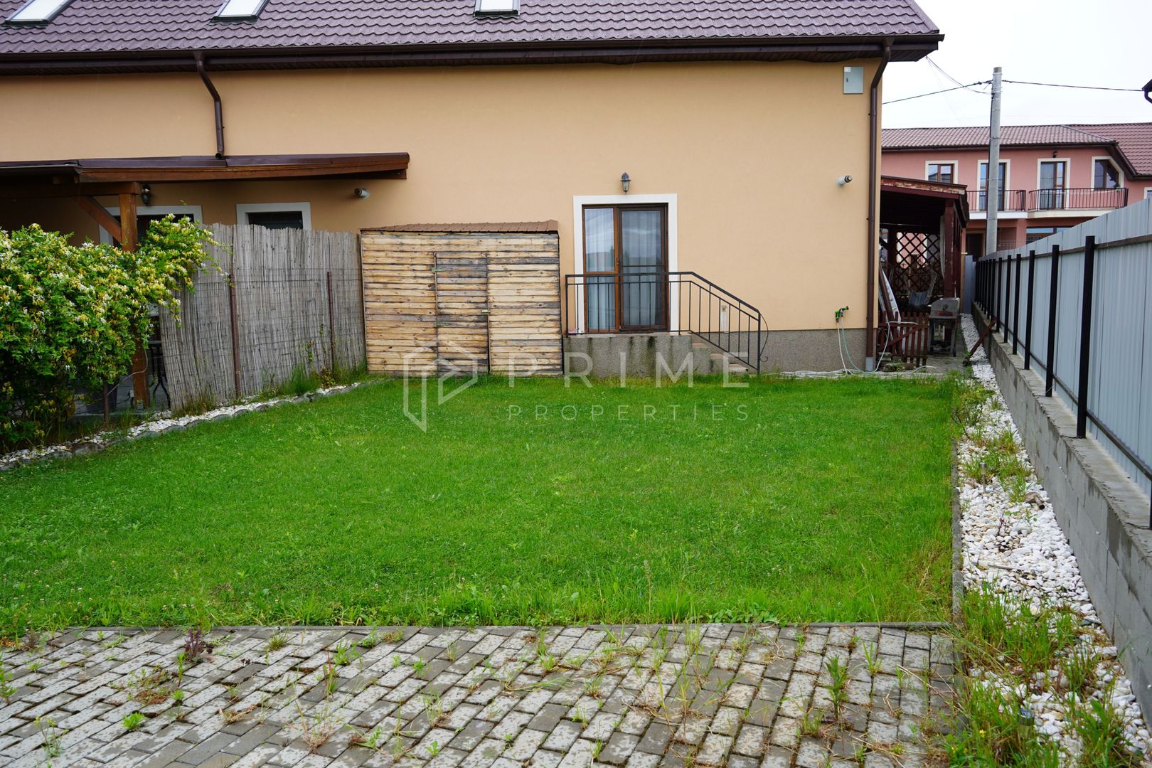 Casă familială spațioasă în zonă liniștită | Sângeorgiu de Mureș | - Poză 19