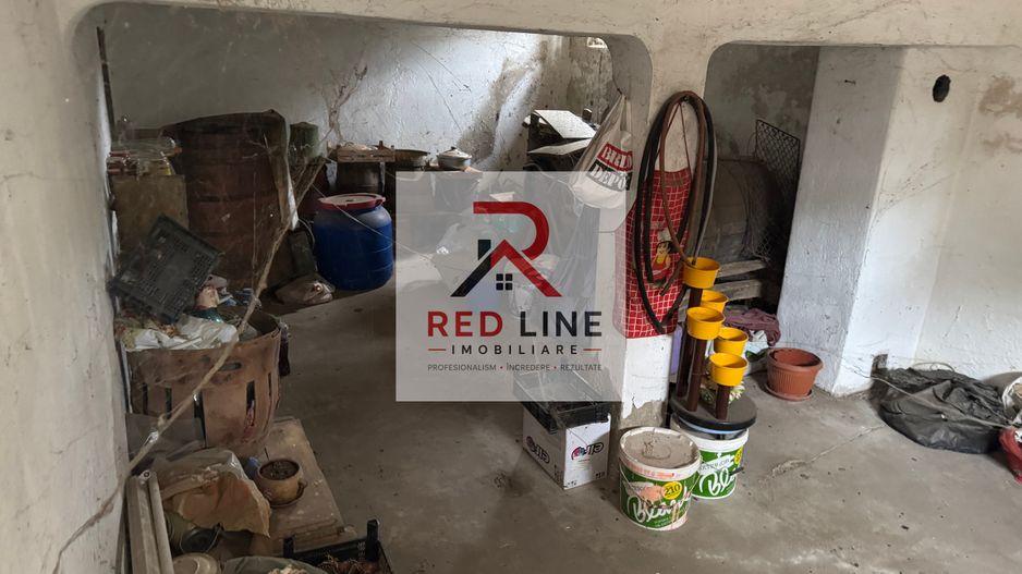 Casă cu anexe de vânzare în Sat Roșiori, Comuna Vânători, jud. Mehedinți - Poză 9