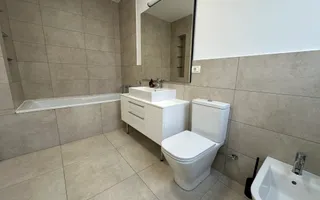 Apartament in vila cu curte-  Dumbravita - Poză 12