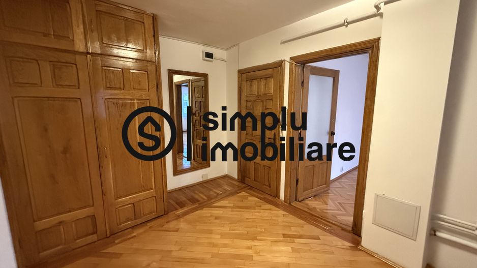 2 camere modificate in 3, etaj 2/4, centrala, Rovine - 115 000 Euro - Poză 1