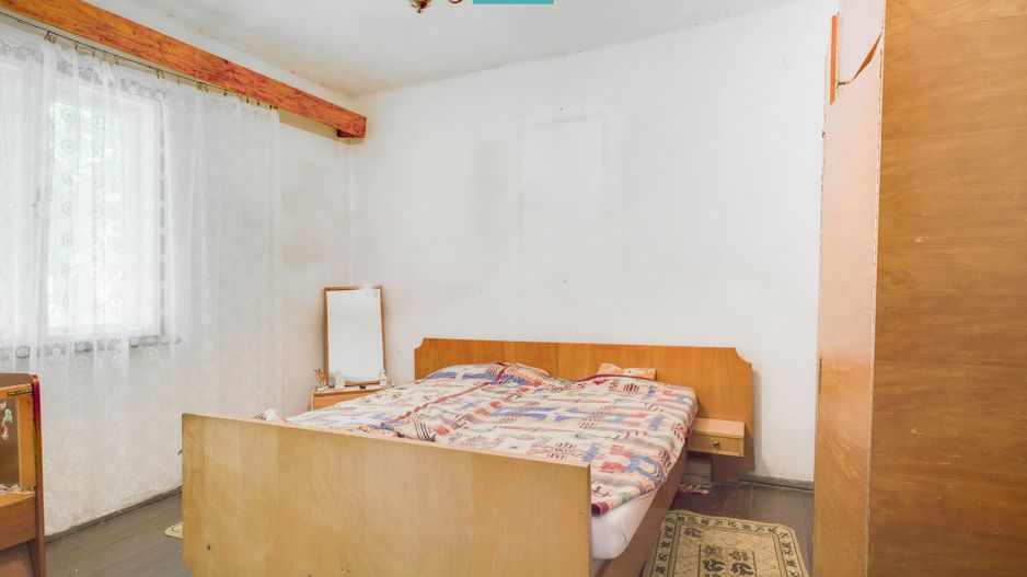 Apartament la casă cu 4 camere în Pârneava - Poză 8