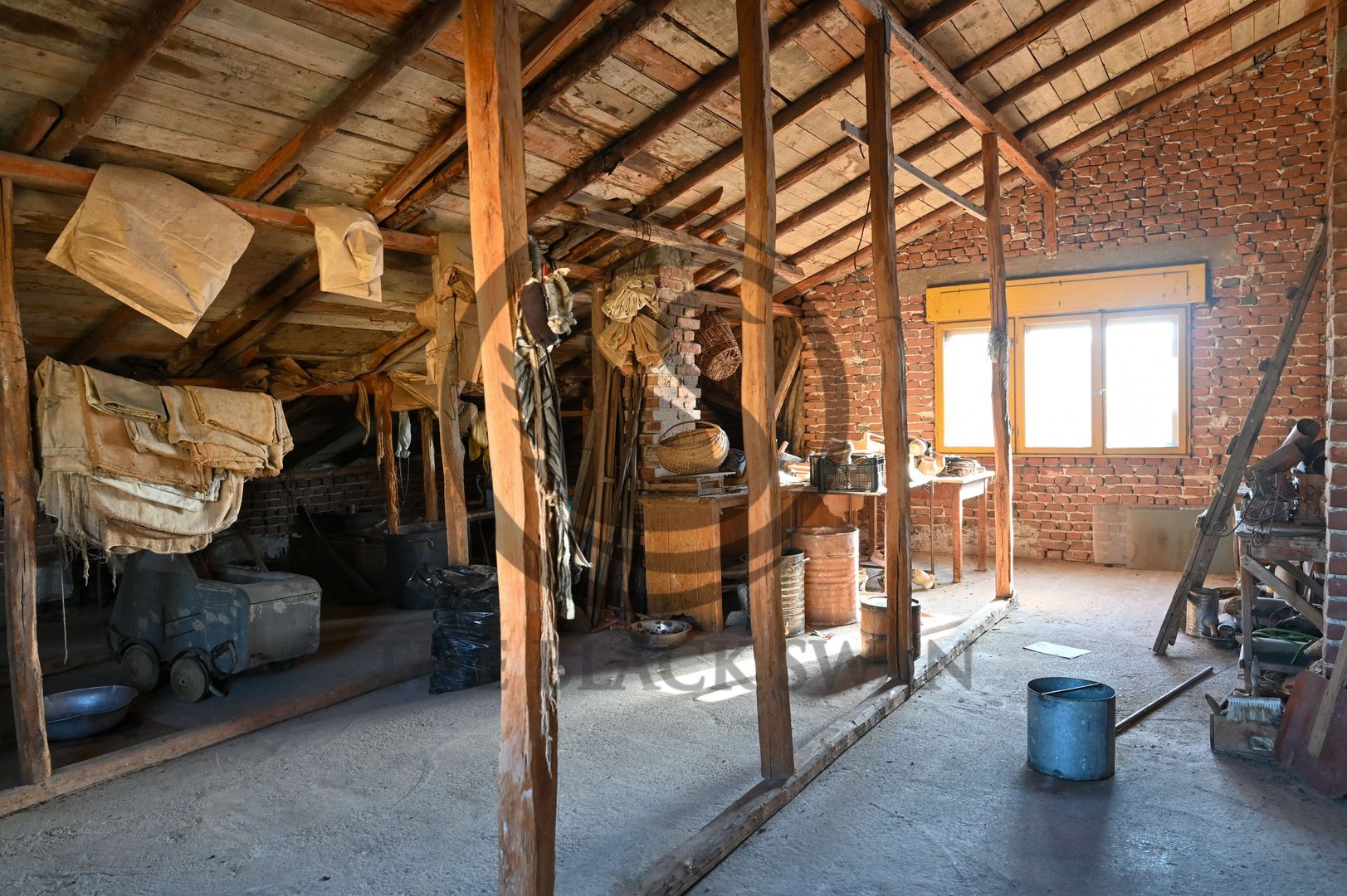 Casa cu 6 camere de vanzare | Zona Ultracentrala, Baicoi | Comision 0% - Poză 29