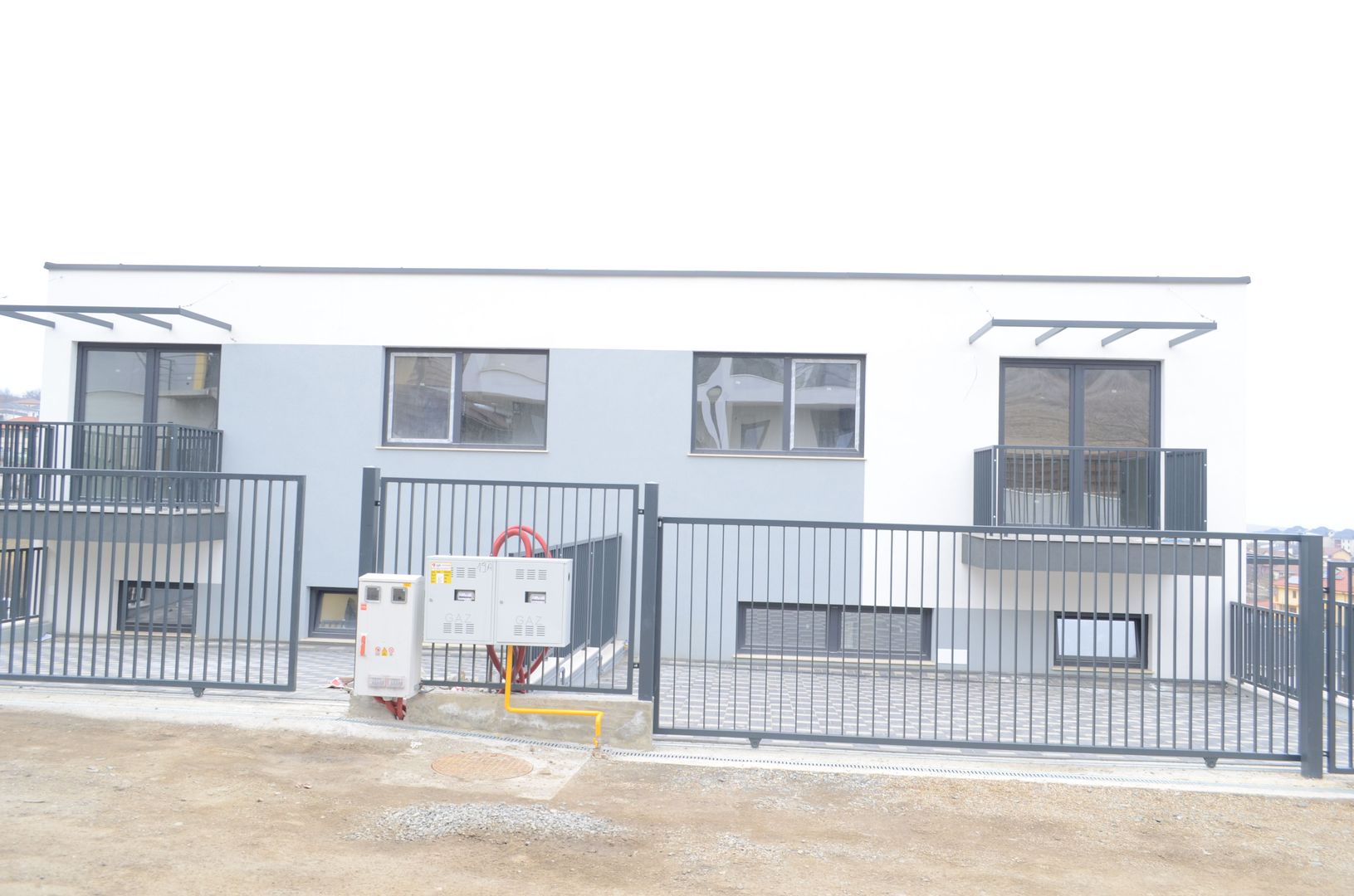 Casa cuplata (duplex) cu vedere panoramica in Dezmir - Poză 2