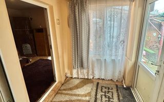 De vânzare casă cu 4 camere, garaj - Poză 11