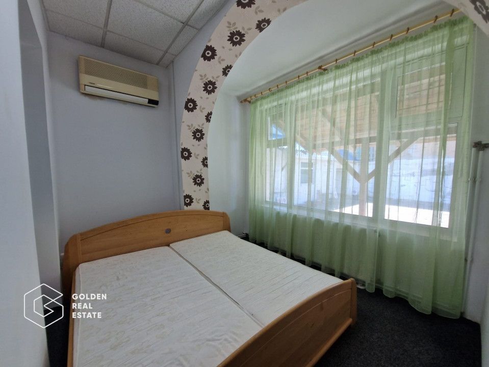 Casa 3 camere, mobilata, zona centrala, loc de parcare in curte - Poză 5