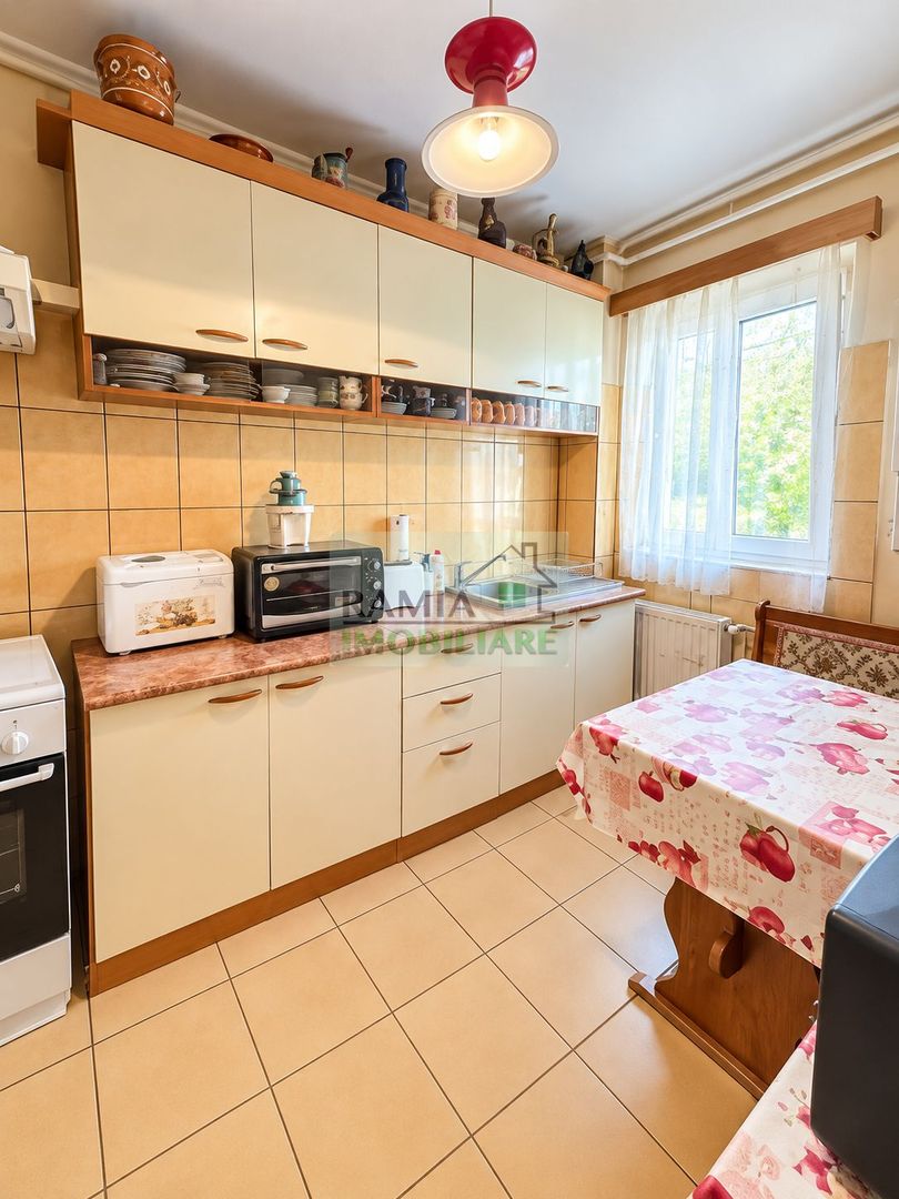 Apartament 3 camere,Etaj 3/4, Parcare + Depozitare , Astra - Poză 1