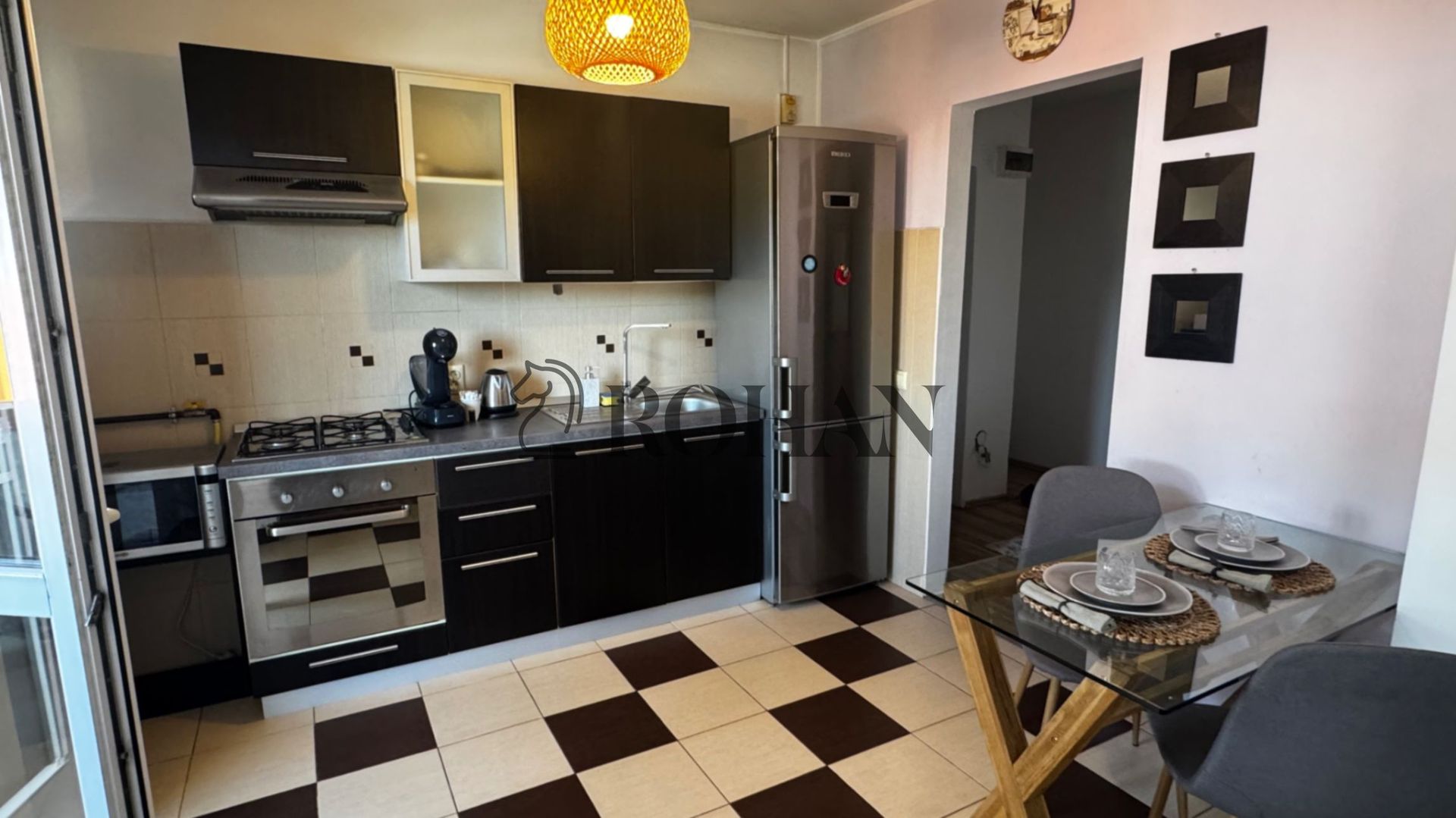Apartament modern 2 camere - Centru Alba Iulia - Parcare - Balcon - Poză 4