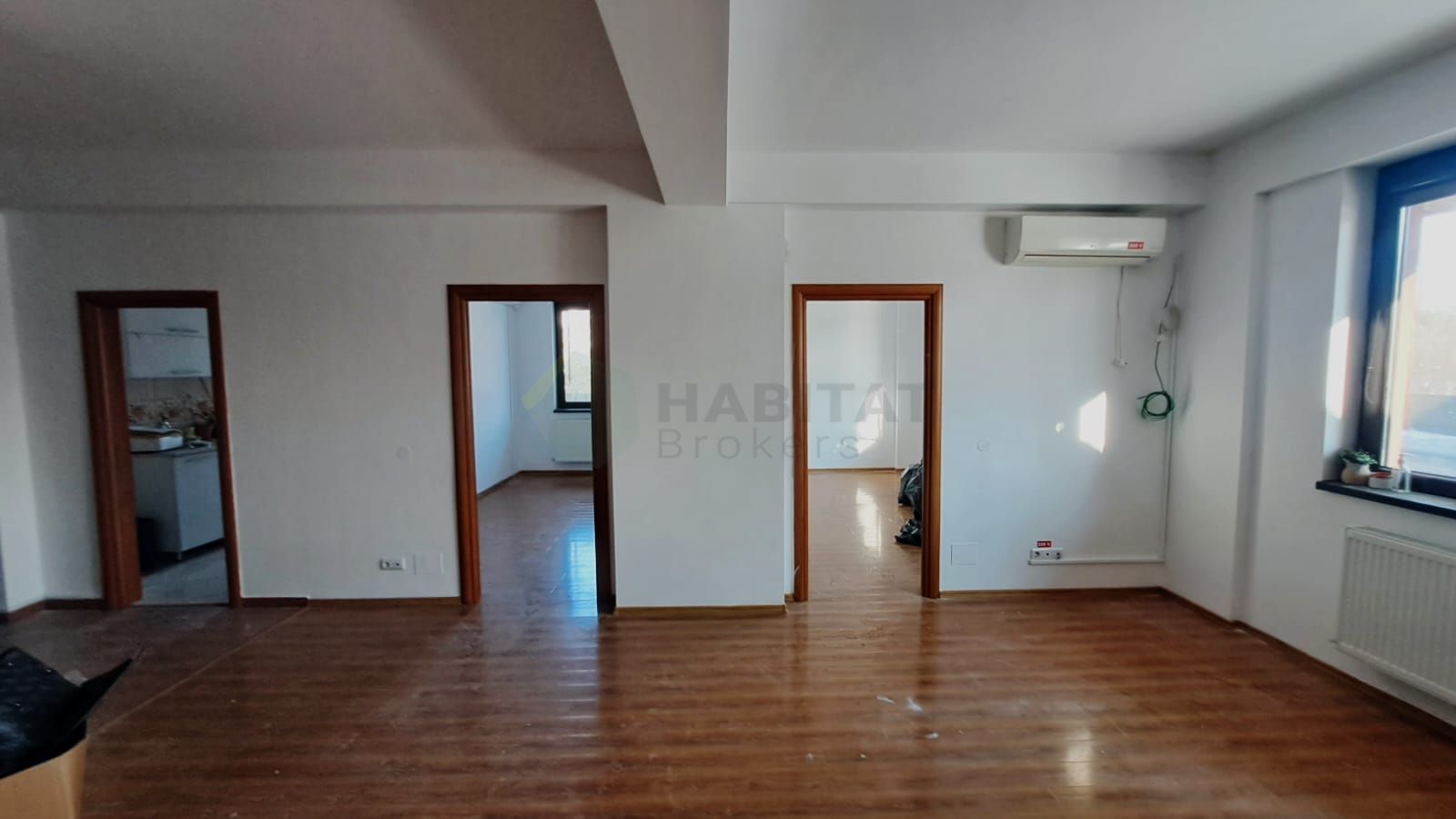 Apartament 3 camere Jiului + 4 locuri parcare - Poză 7