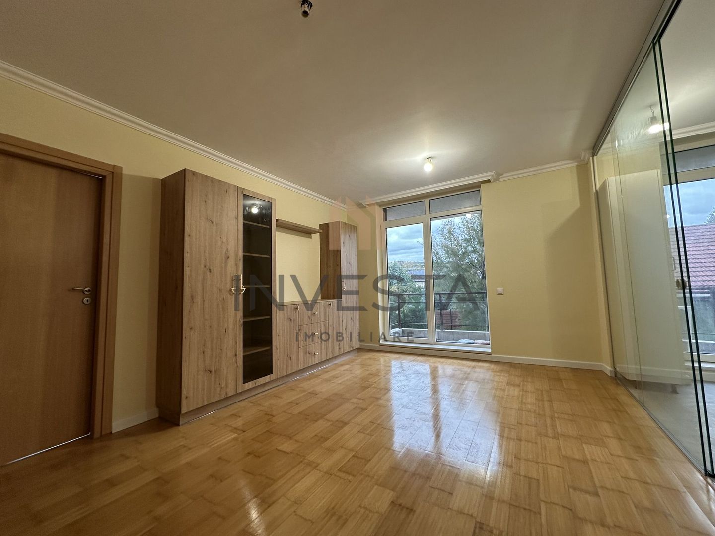 Apartamet 2 camere la etajul I cu podea din bambus in Borhanci! - Poză 1