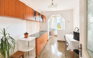 Vând apartament cu 2 camere,in cartierul Tudor,strada Infratirii - Poză 2