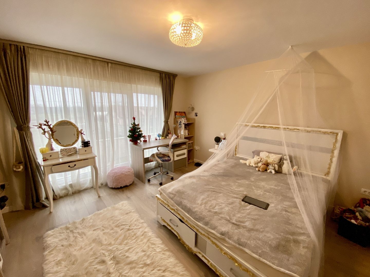 Vila pretabila pentru doua familii - Poză 13