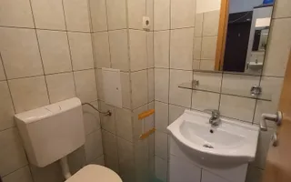 De vanzare apartament cu 3 camere, decomandat, etajul 2 - Poză 15