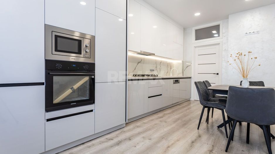 Se oferă în chire apartament cu 2 camere și living, 96 mp, Inamstro, Centru (str. Avram Iancu) - Poză 4