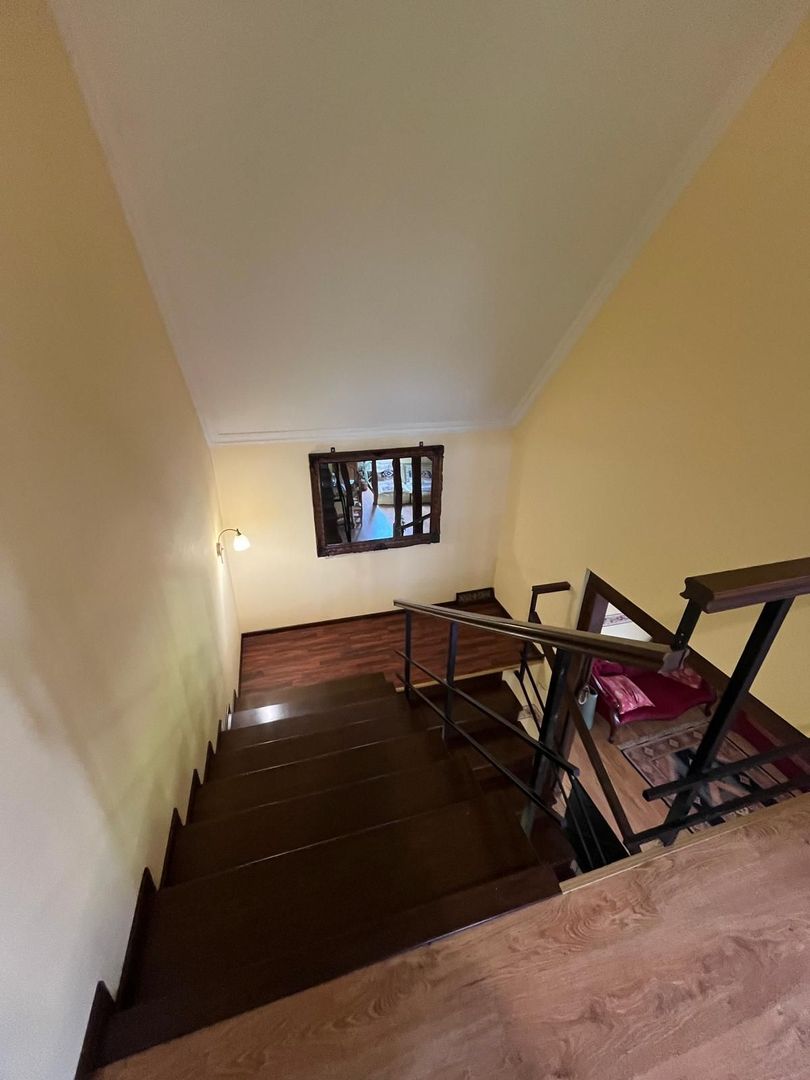 Casă elegantă, spațioasă, ideală pentru familie – Sanmihaiu Roman - Poză 3
