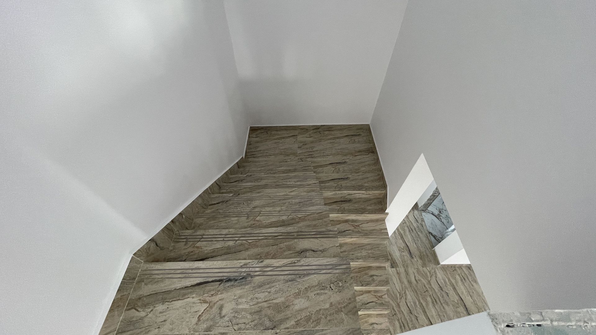 Casa de familie in zona rezidentiala - Poză 27