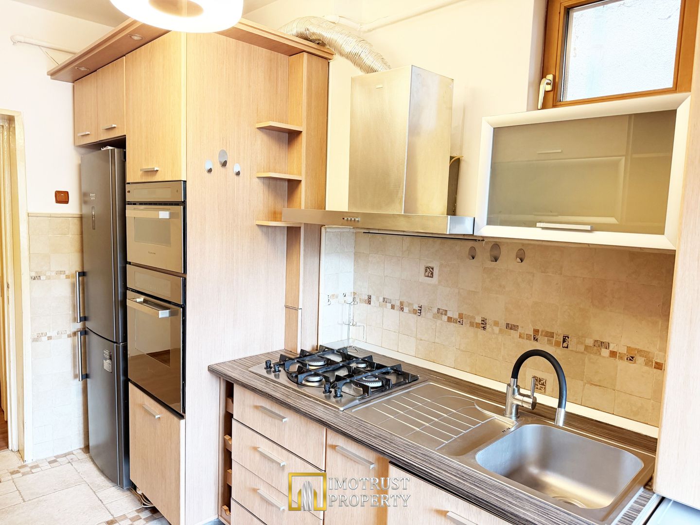 Apartament 2 camere de inchiriat Arad ultracentral, parter - Poză 4