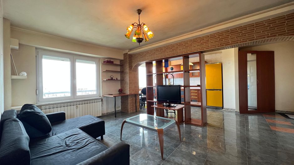 Apartament cu Panoramă Deosebită | Panduri - Cotroceni | Bloc Monolit 1990 - Poză 2