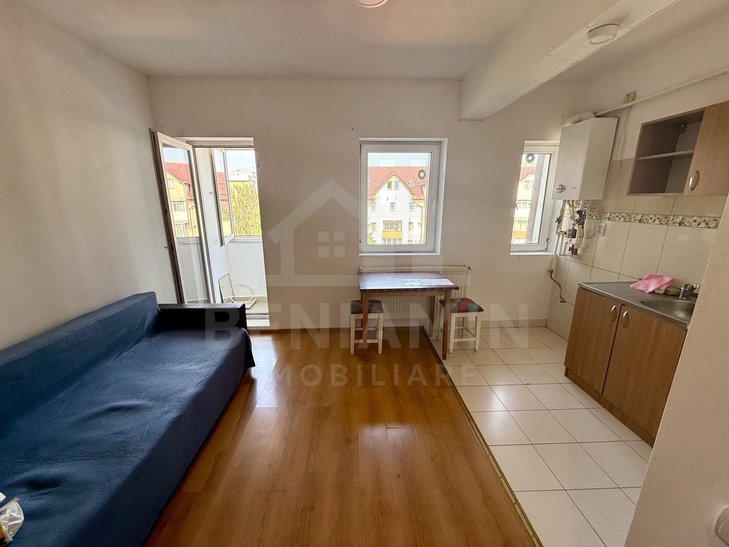 3 camere - 55mp - 2010 - centrala proprie - zona Garii - Poză 3