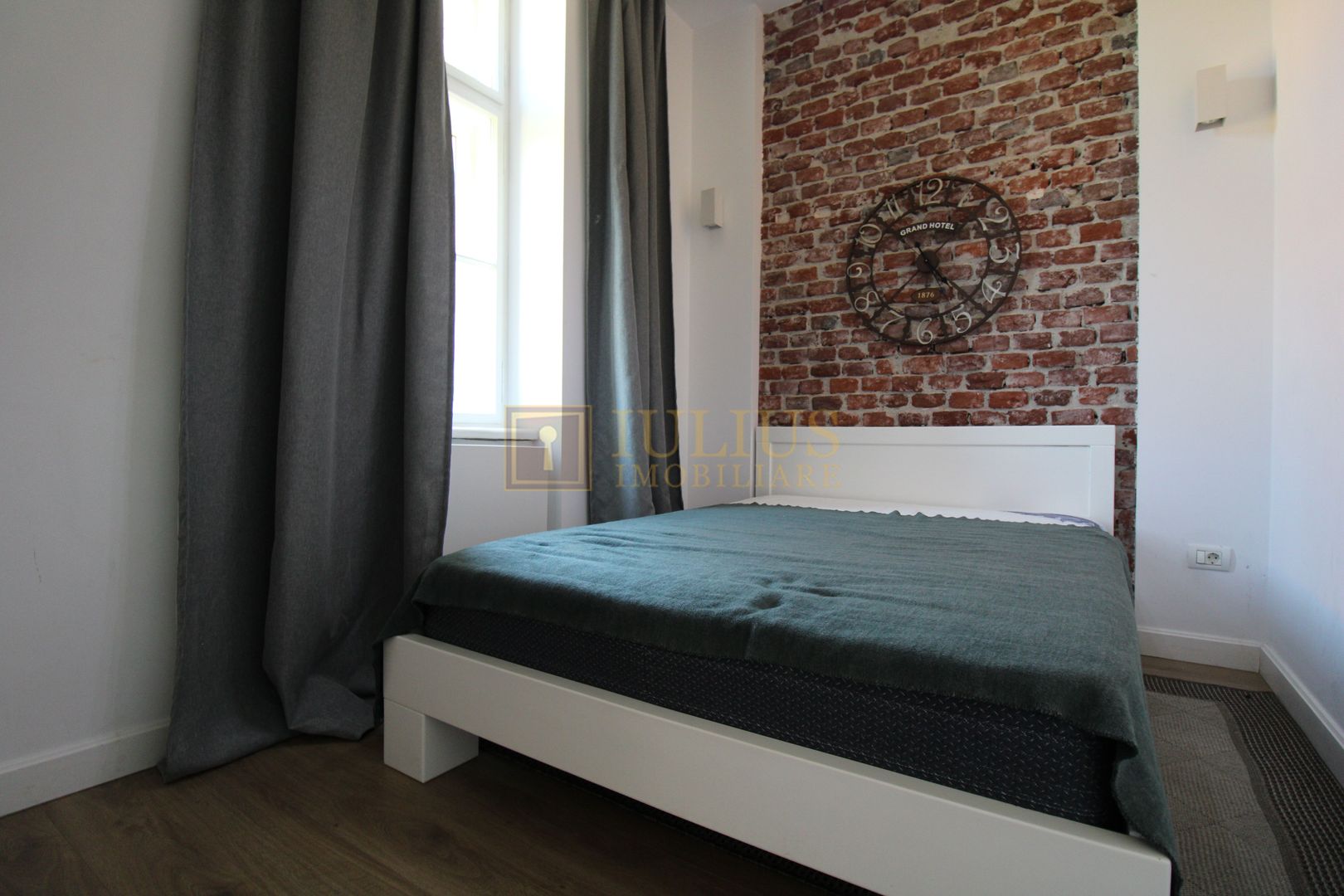 Semicentral, 2 camere, centrala proprie. - Poză 11