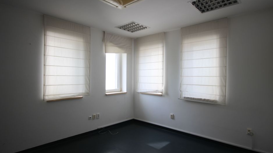 Cladire de birouri, SAD, parcare prorpie, clinica medicala - Poză 13