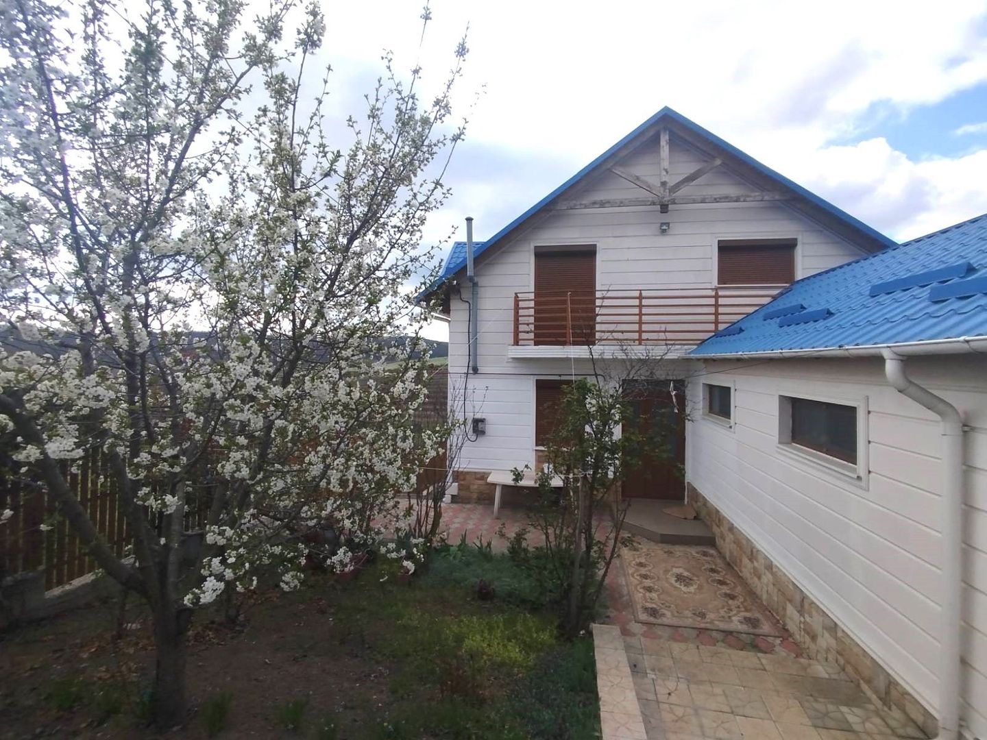 Casă generoasă cu 2 Nivele și confort modern – 10 Ari, Băcioi (sat Frumușica) - Poză 6
