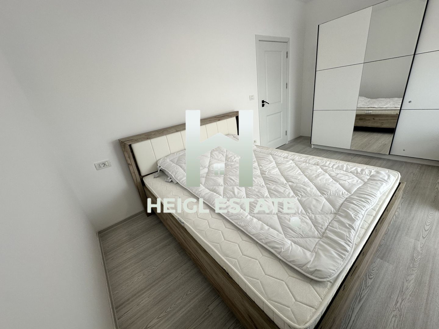 Apartament cu 2 camere  si curte privata in zona Braytim - Poză 4