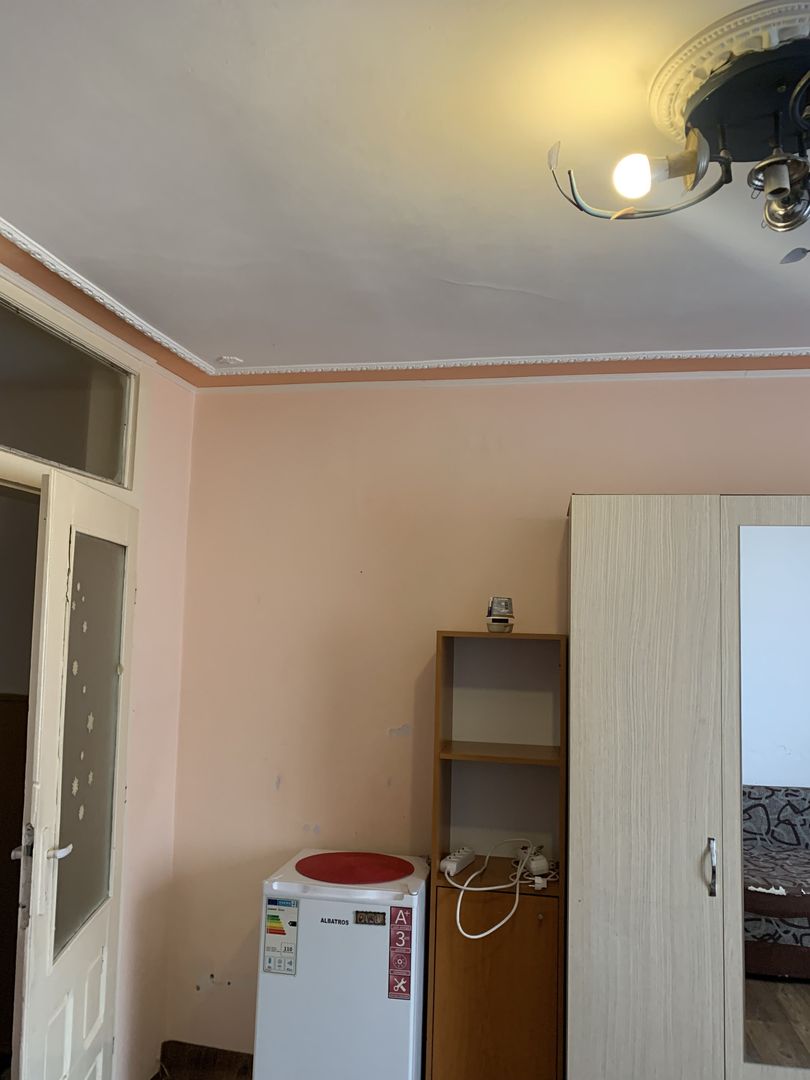 Garsoniera de inchiriat Zona Tractoru - Poză 3