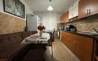 3 camere | centrala proprie | mobilat si utilat | zona excelenta | - Poză 5